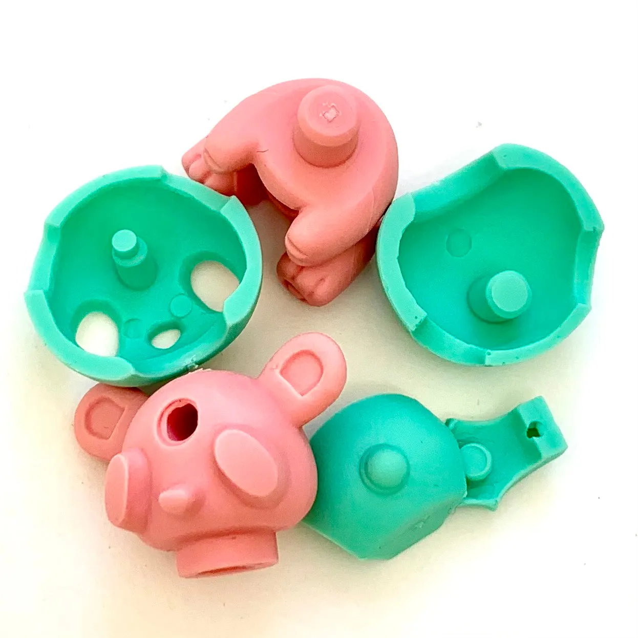 38453 IWAKO Colorz Panda -12 sets of 5 Erasers